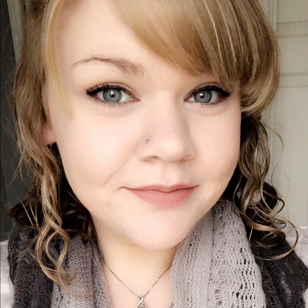 Meet your Posher, Ashley